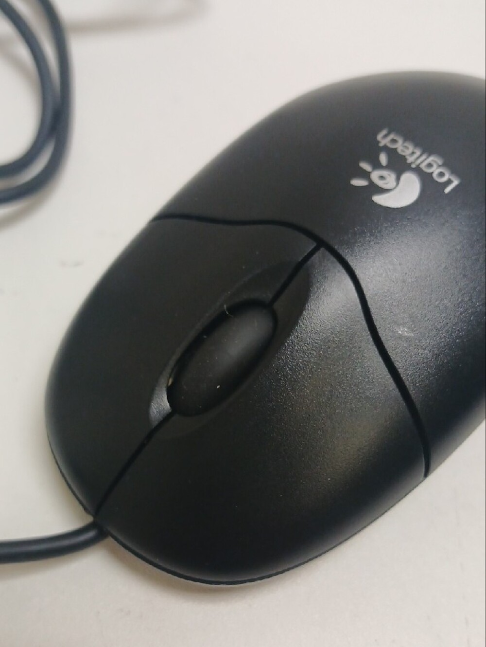 Logitech Optical Wheel Mouse - Picture 3 of 10